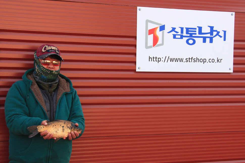 밤에는 춥고 낮에는 파도치고 만정낚시터 (유료터정보 - 유료터조행기)