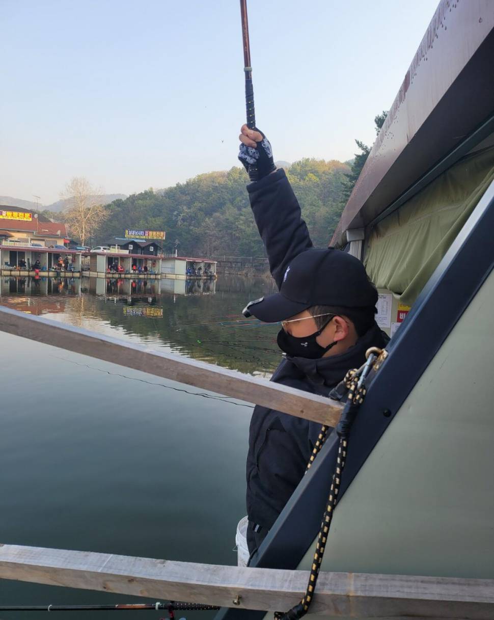꽃 피운 동교낚시터 (유료터정보 - 유료터조행기)
