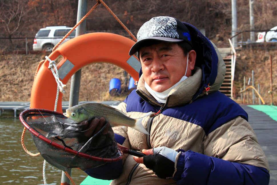 눈이 부셔 반짝 반짝 덕성낚시터 (유료터정보 - 유료터조행기)