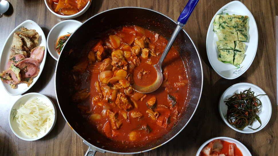 멋진 찌올림 경주 신계낚시터 (유료터정보 - 유료터조행기)