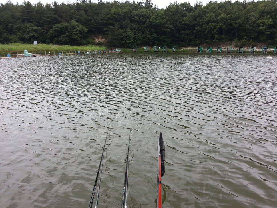 동산낚시터에서 즐거운 낚시 (유료터정보 - 유료터조행기)