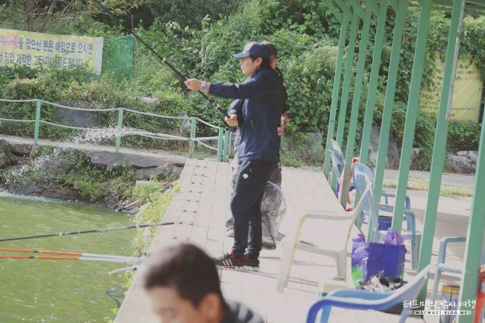 아리수 낚시터에서 하루 (유료터정보 - 유료터조행기)