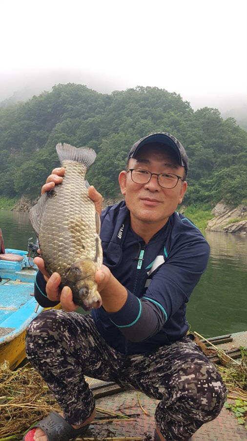 명서낚시터 4짜에 허리급 월척조황 (조황조행기 - 특파원조황)