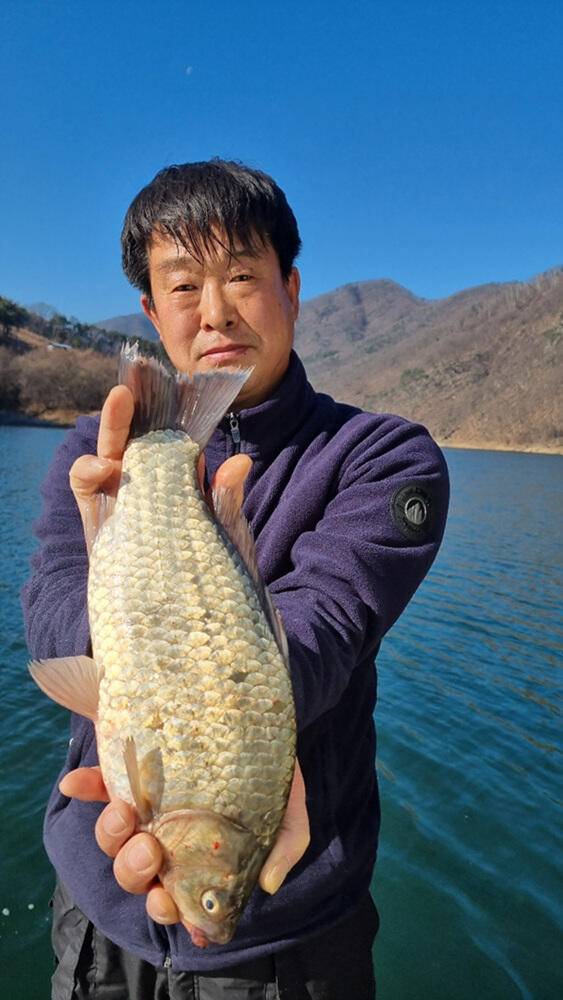 시즌 막바지 충주호 명서 하천 낚시터 조황 소식입니다 (조황조행기 - 특파원조황)