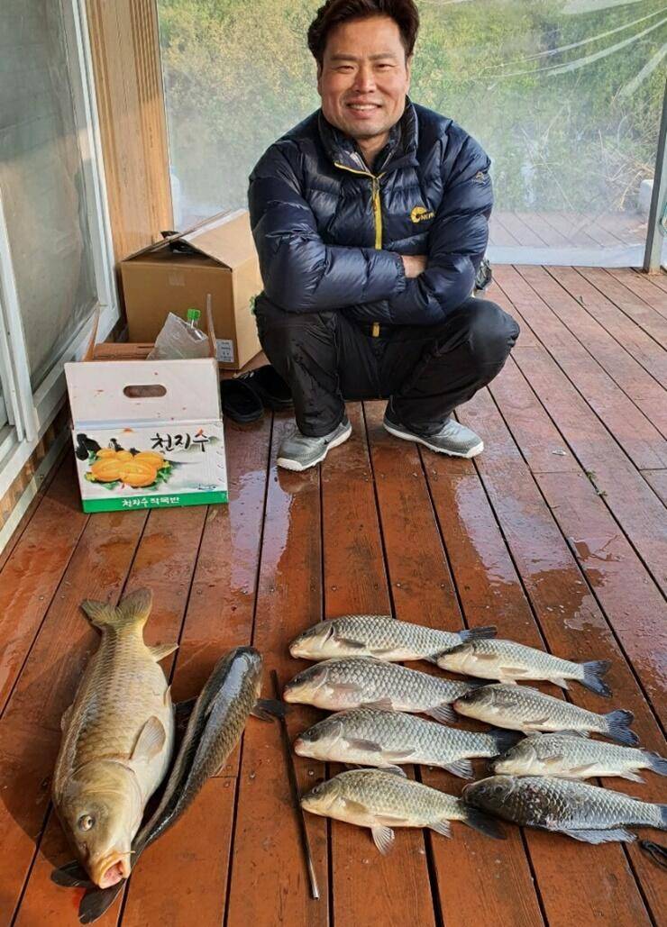 4짜를 비롯한 붕어들송전지 (조황조행기 - 특파원조황)