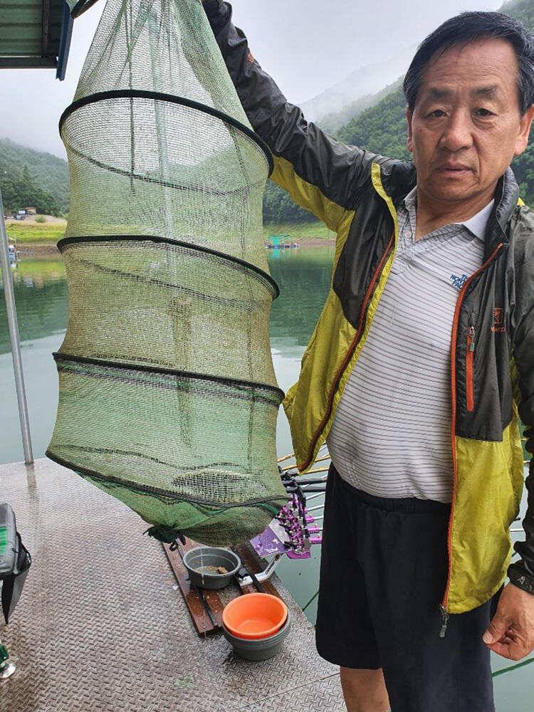 목벌 낚시터 42cm 대물붕어와 허리급붕어 조황 (조황조행기 - 특파원조황)