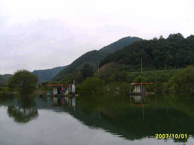 충주호 10월 첫날에 36cm월척으로 시작을 합니다 (조황조행기 - 특파원조황)