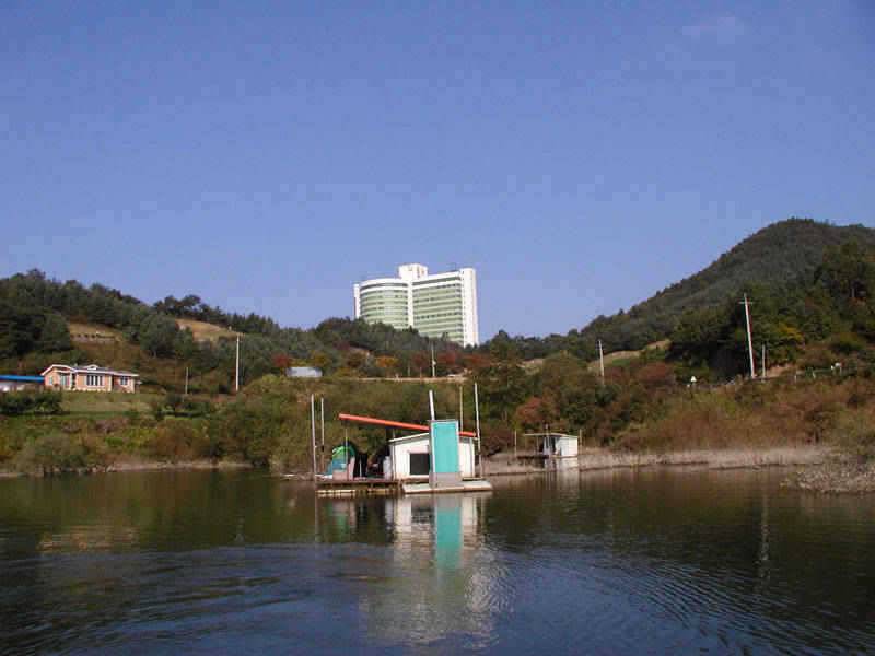 충주호 쌍둥이 월척과 5자쏘가리 소식입니다 (조황조행기 - 특파원조황)