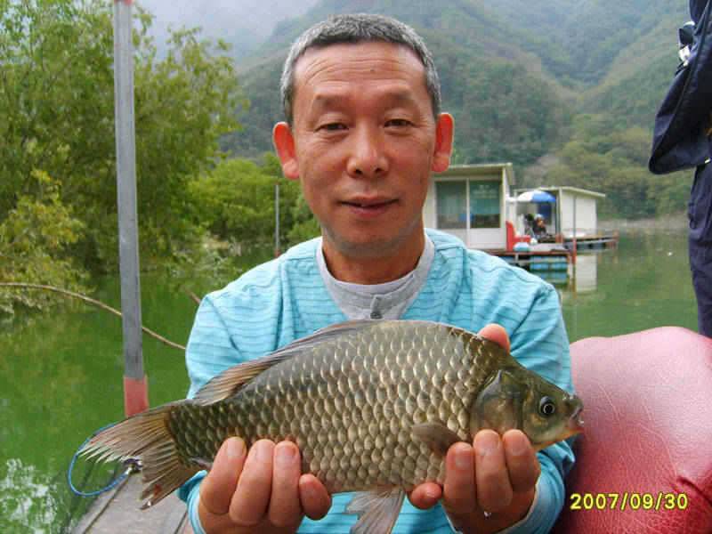 충주호 가을은 무르익고 월척이 기다리는 곳 주말조황 소식입니다 (조황조행기 - 특파원조황)