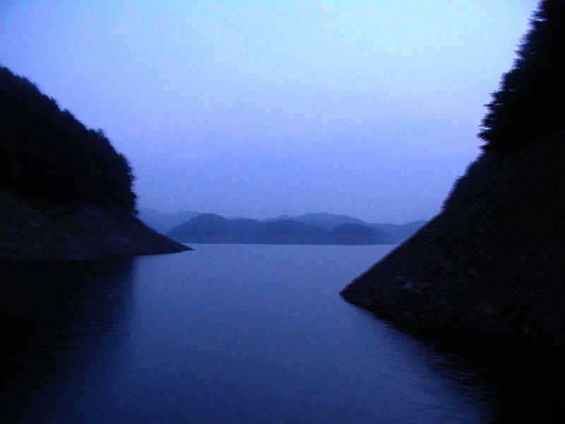충주호 굵은 씨알의 장어에 4자붕어를 덤으로 얻다 (조황조행기 - 특파원조황)