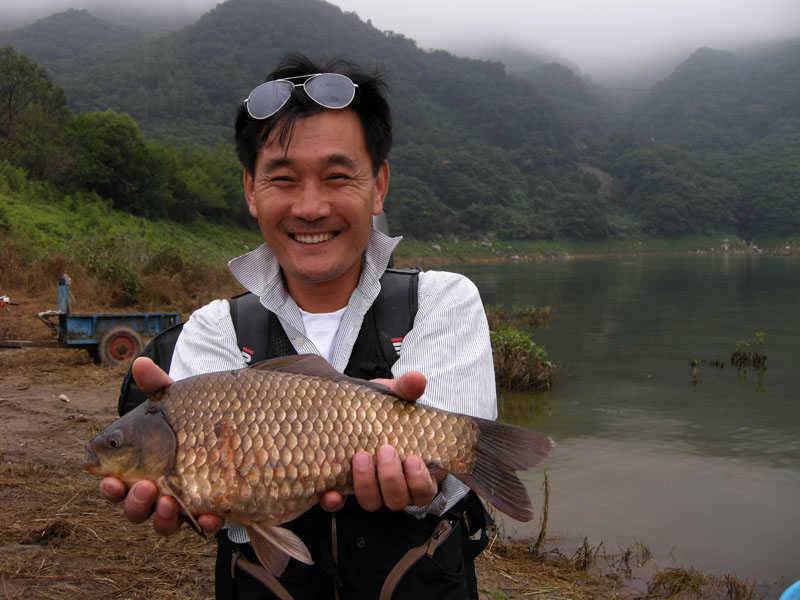 저력의 충주호 오늘도 4자 행진은 이어지고 있습니다 (조황조행기 - 특파원조황)