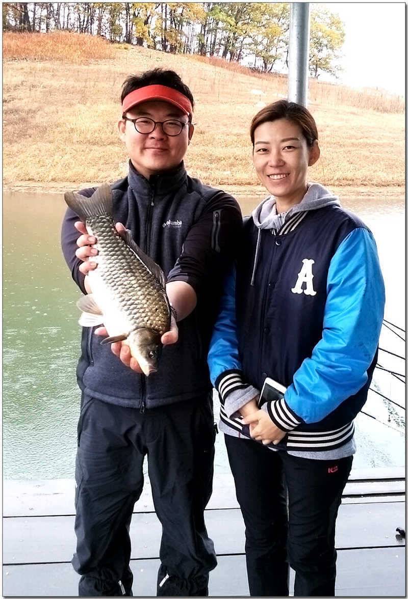 한버들 사짜윤 낚시터 월척칠성지 사짜 (조황조행기 - 특파원조황)