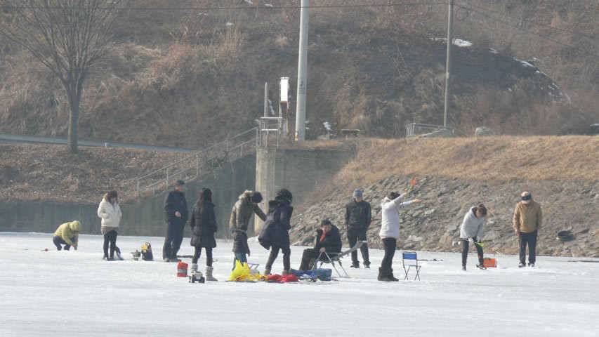 오산권 막바지 빙어낚시 (조황조행기 - 특파원조황)