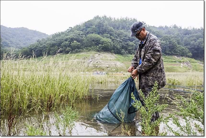 병호 사짜대형 향어 (조황조행기 - 특파원조황)