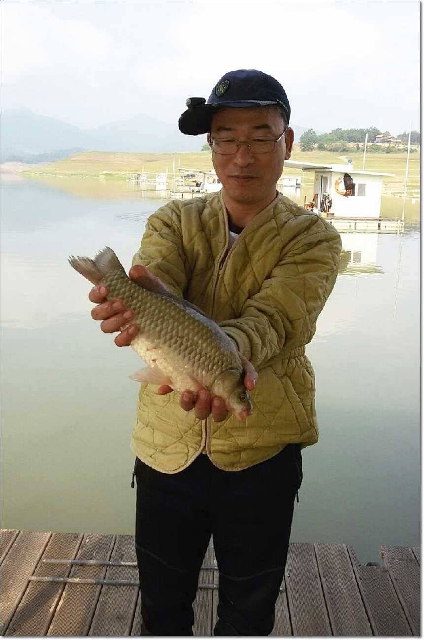 늘푸른 대물장어한버들 사짜칠성지 사짜소류지 사짜 (조황조행기 - 특파원조황)