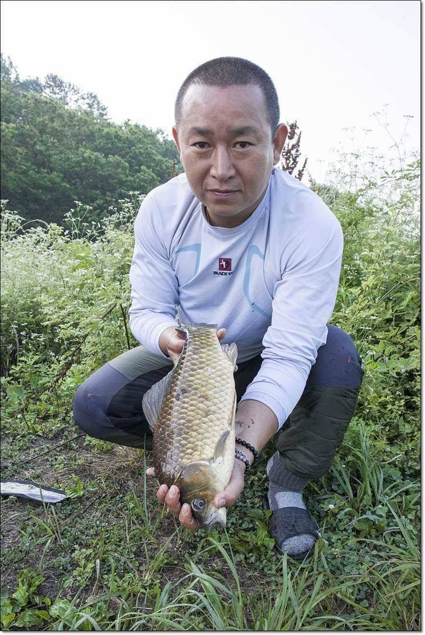 늘푸른 대물장어한버들 사짜칠성지 사짜소류지 사짜 (조황조행기 - 특파원조황)