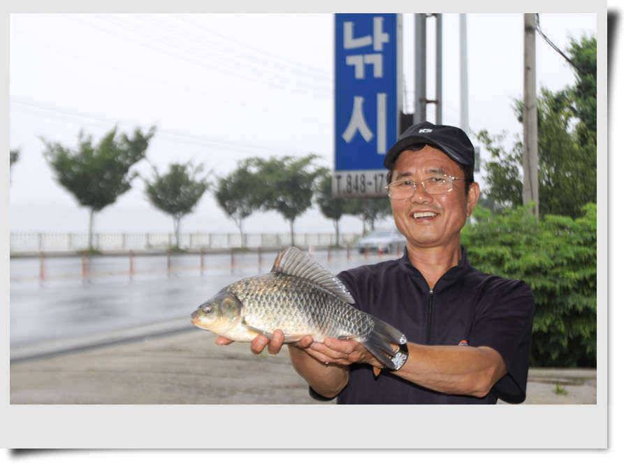 매장을 찾아온 월척과 장어 (조황조행기 - 특파원조황)