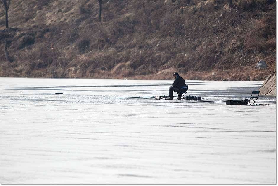 충주호 겨울 소식 (조황조행기 - 특파원조황)