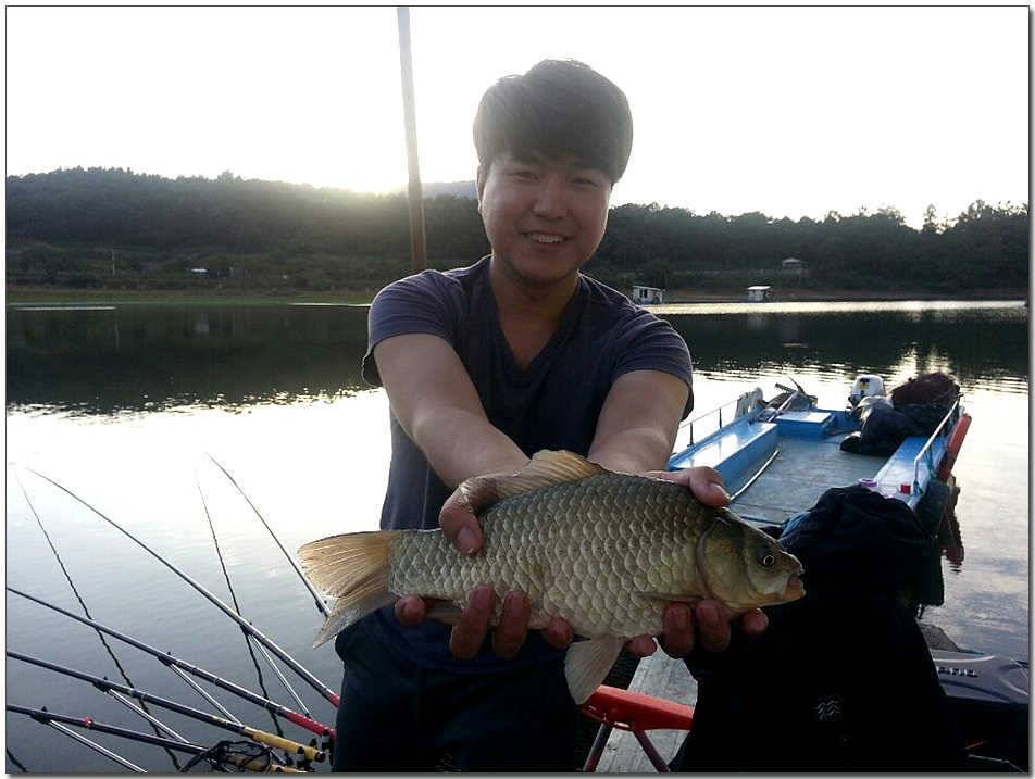 칠성지 월척충주호 노지 사진 (조황조행기 - 특파원조황)