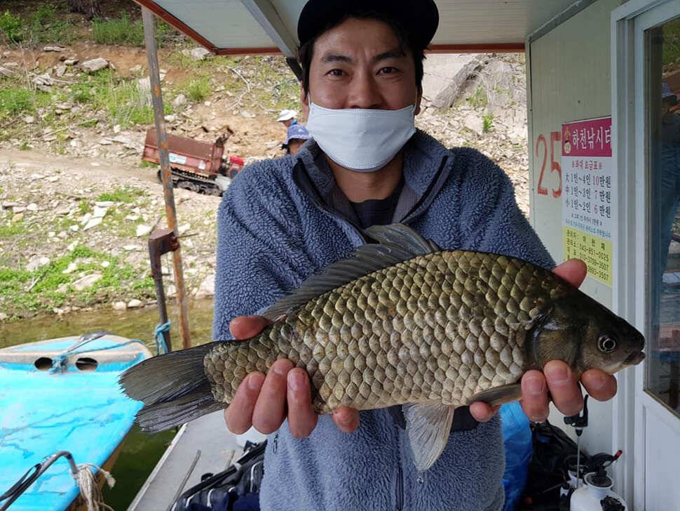 하천 4짜에 마릿수도 대박목벌도 4짜명서에도 꾸준한 조황 (조황조행기 - 특파원조황)
