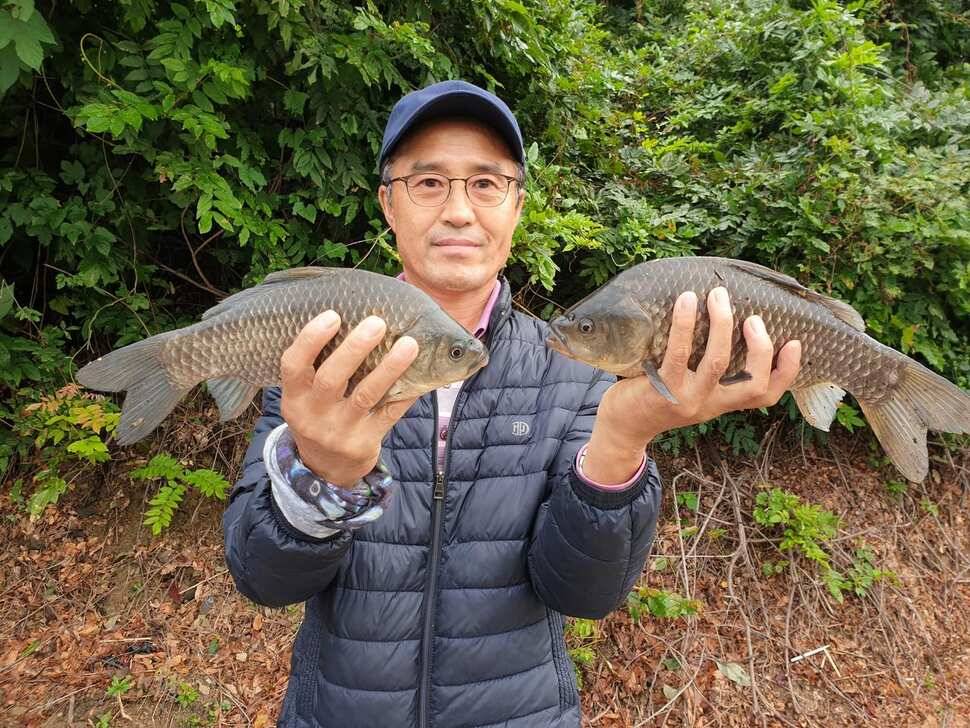 소류지 4짜오늘아침 실시간조황 (조황조행기 - 특파원조황)