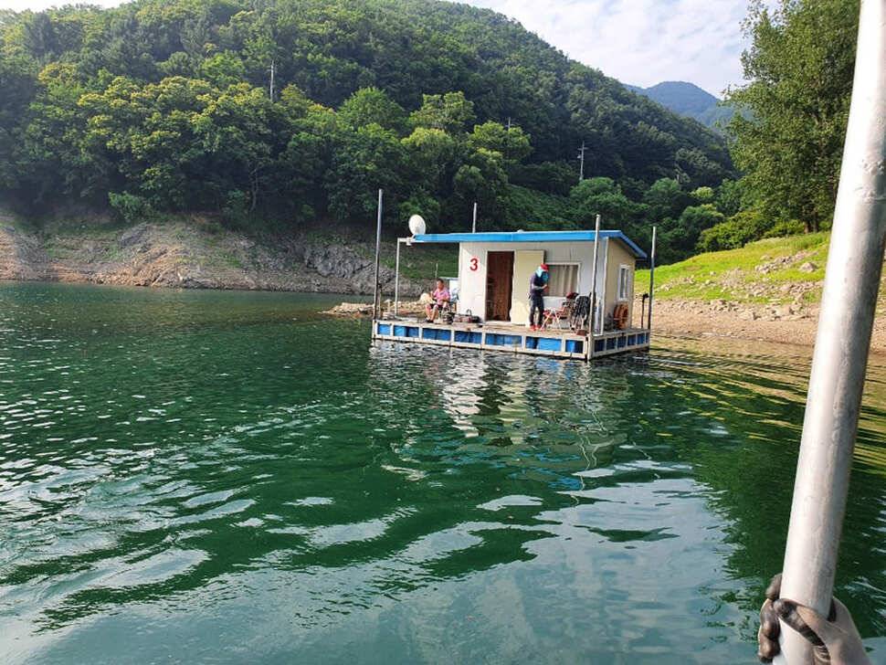목벌 낚시터 꾸준한 4짜 대물붕어 조황소식 (조황조행기 - 특파원조황)
