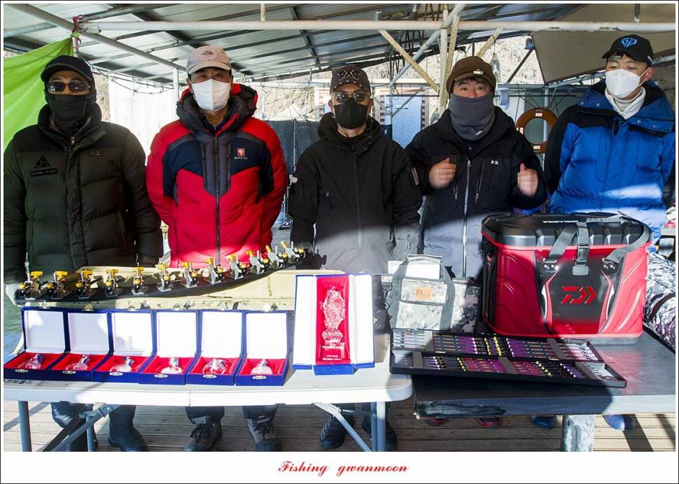 한버들 왕중왕전 대회신리 465 cm 대물 돌감 37 cm34 cm월척 조황 (조황조행기 - 특파원조황)