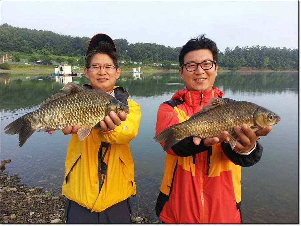 늘푸른 대물장어한버들 사짜칠성지 사짜소류지 사짜 (조황조행기 - 특파원조황)