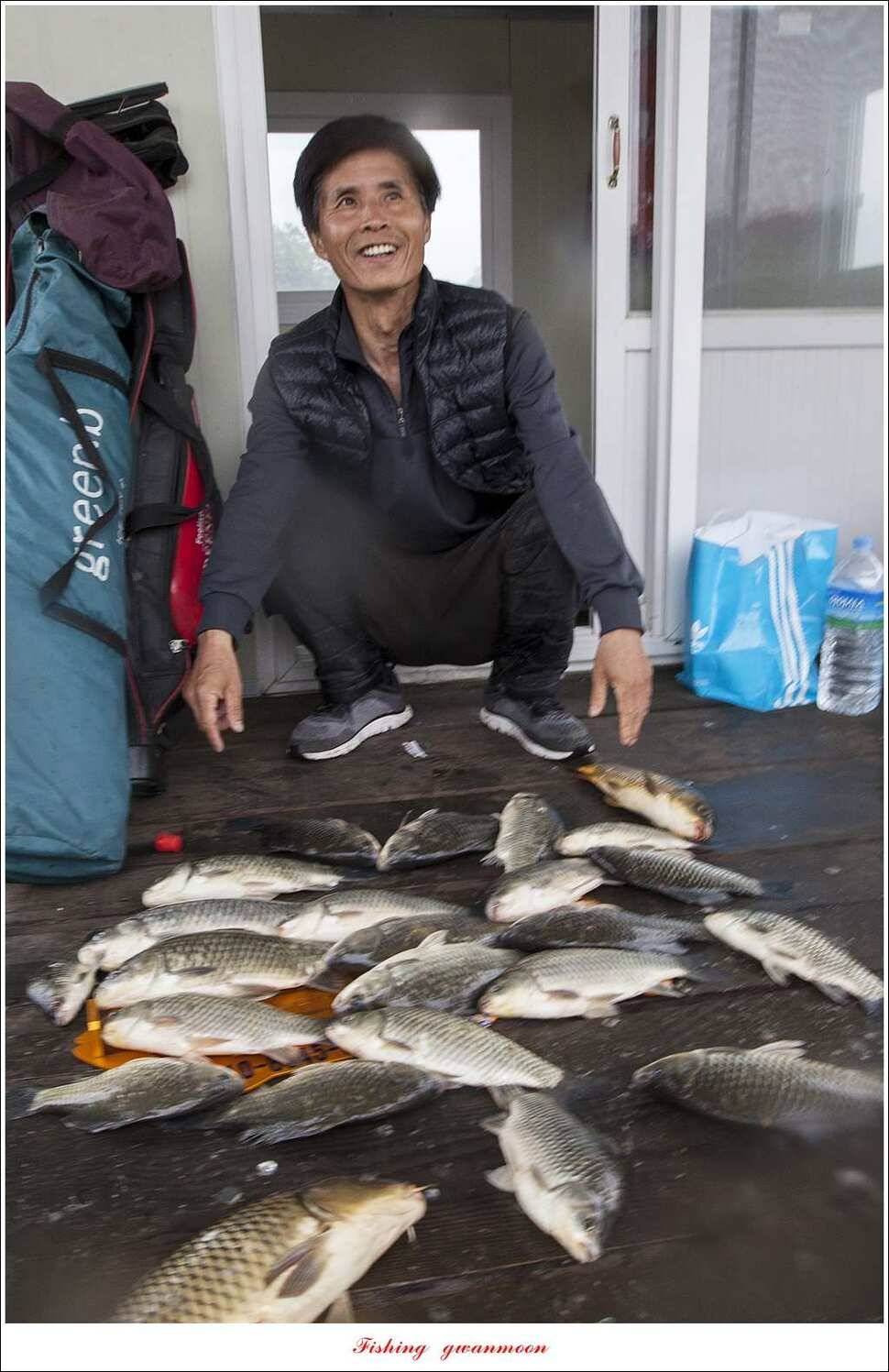 한버들 사짜 및 월척 대박화곡지 사짜신매 월척실리곡 월척 (조황조행기 - 특파원조황)