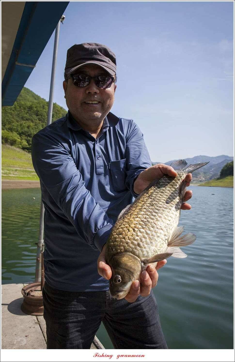 한버들 43 cm 40 cm실리곡 43 cm 사짜 대물 (조황조행기 - 특파원조황)