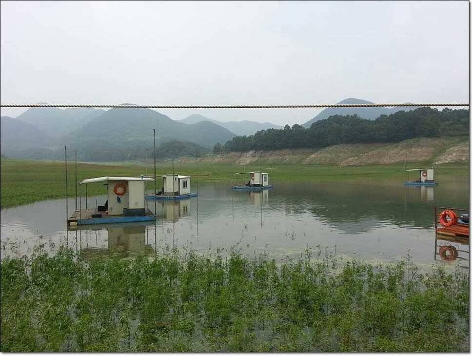 신매 낚시터 36cm돌감 좌대 모습 (조황조행기 - 특파원조황)