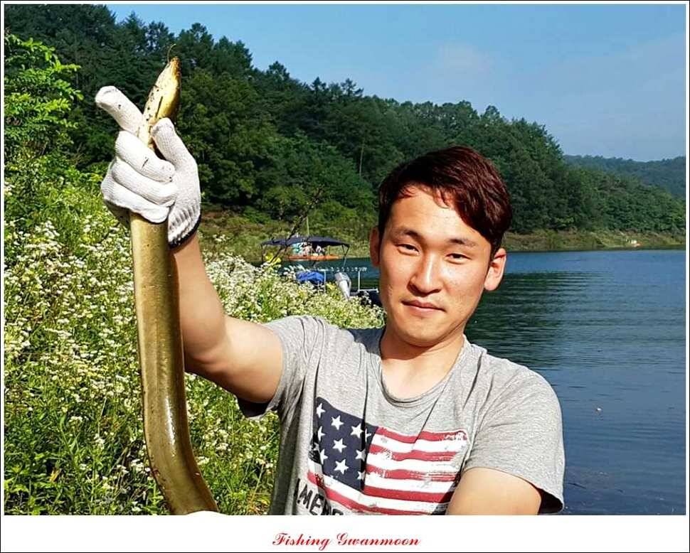윤 낚시터 사짜늘푸른 장어추평지 (조황조행기 - 특파원조황)