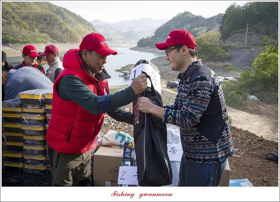 실리곡 사짜화곡지 사짜한버들 38cm 조황 (조황조행기 - 특파원조황)
