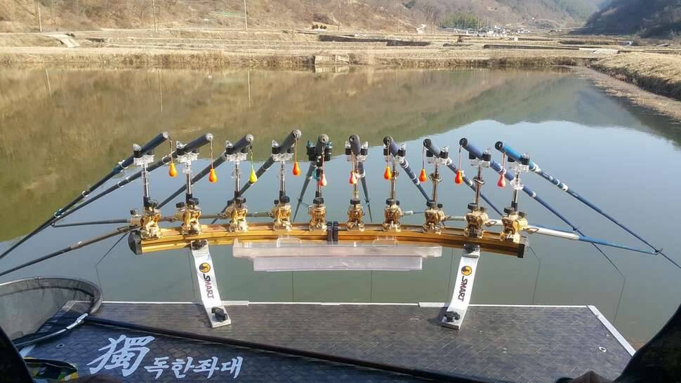 아담한 소류지에서 (조황조행기 - 모바일간편조행)