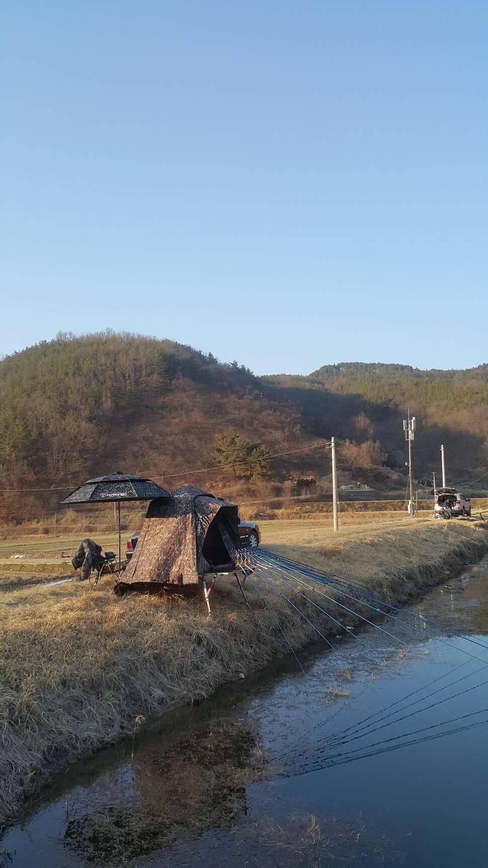 아담한 소류지에서 (조황조행기 - 모바일간편조행)