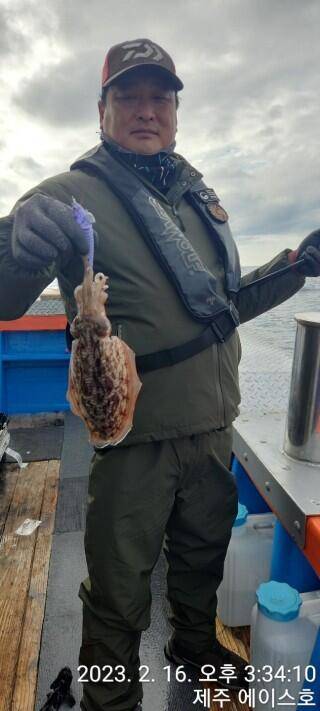21년신조선22인승제주에이스호16일갑오징어조황입니다 (조황조행기 - 바다선상조황)