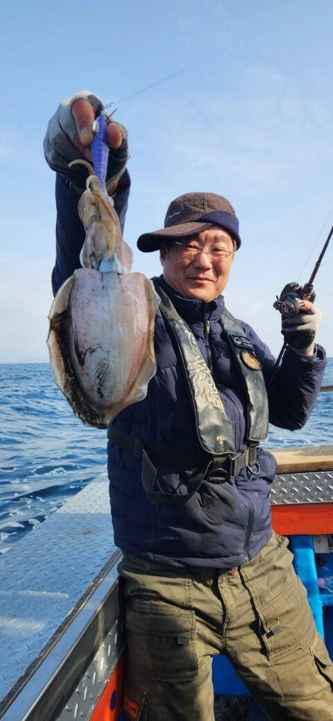 21년신조선22인승제주에이스호16석운영14일 갑오징어조황입니다 (조황조행기 - 바다선상조황)