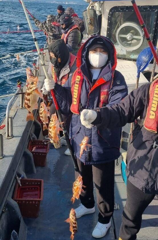20일 07시 외줄낚시 볼락열기 씨알 좋고 마릿수좋습니다 (조황조행기 - 바다선상조황)