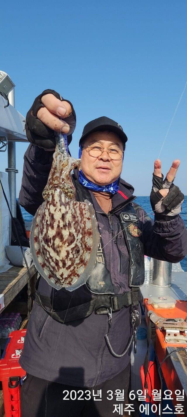 6일제주에이스호갑오징어조황입니다01035483472 (조황조행기 - 바다선상조황)