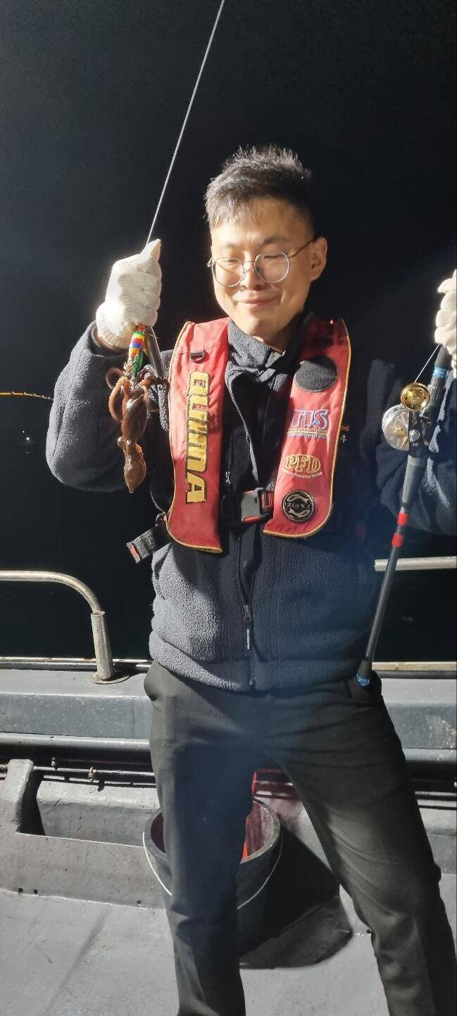 25일 밤 돌문어 파이팅 넘침 속에 마릿수 행진 (조황조행기 - 바다선상조황)