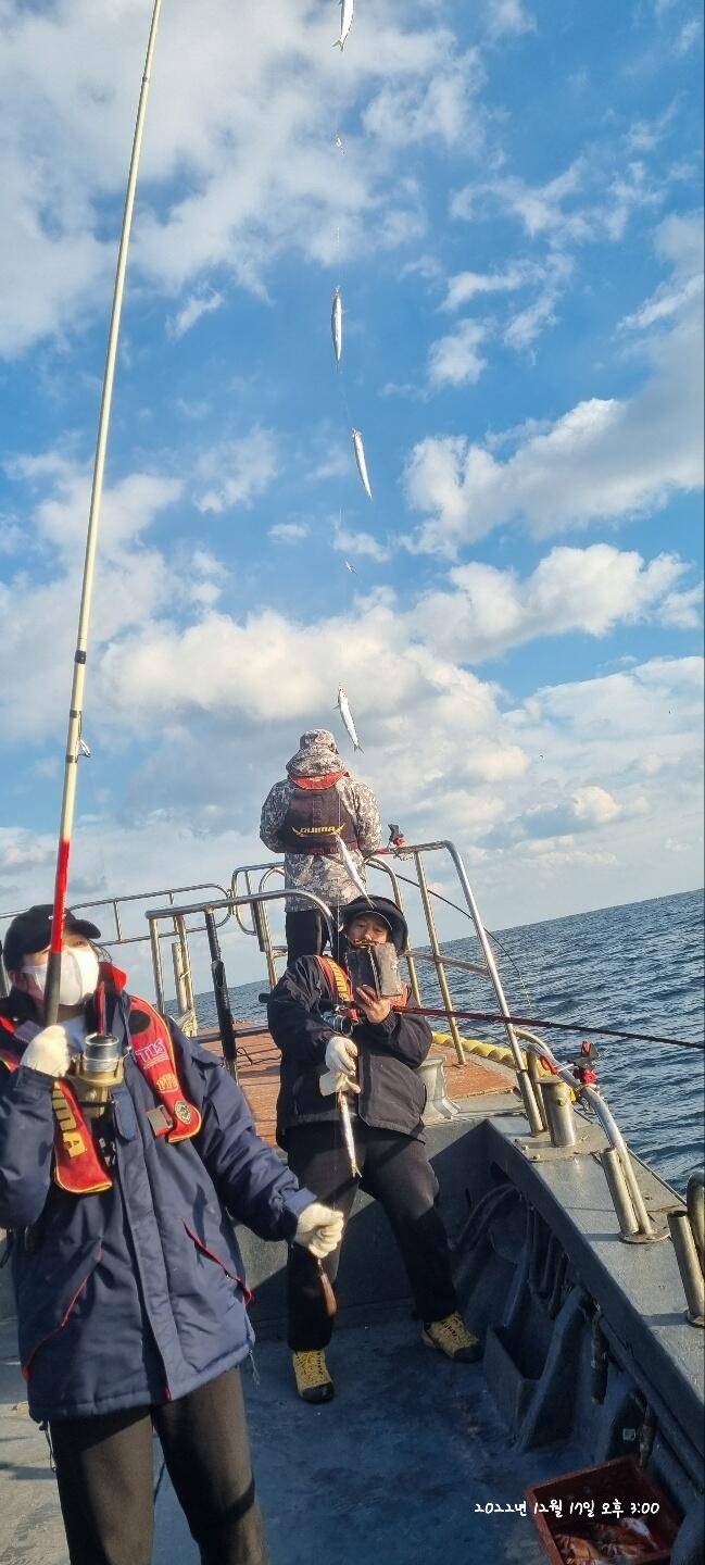 20일 07시 외줄낚시 볼락열기 씨알 좋고 마릿수좋습니다 (조황조행기 - 바다선상조황)