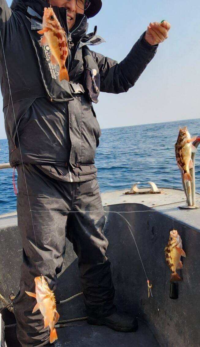 8일왕열기 넉넉히 잡고 입항 했습니다 (조황조행기 - 바다선상조황)