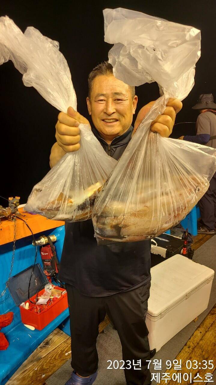 제주에이스호8일한치조황입니다 (조황조행기 - 바다선상조황)