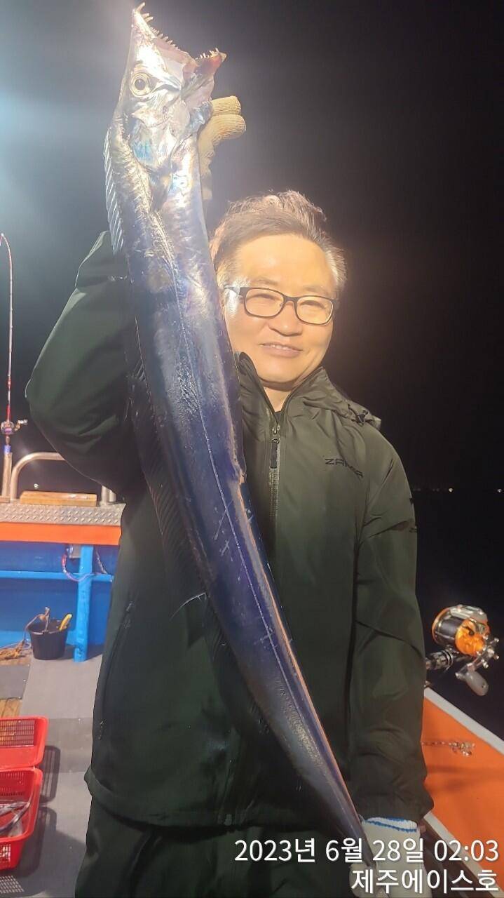 제주에이스호27일대갈치조황입니다 전좌석봉돌투등기장착무료이용 (조황조행기 - 바다선상조황)