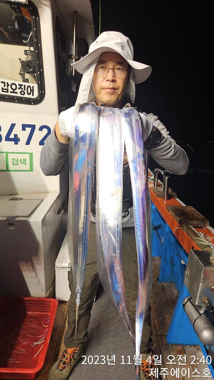제주에이스호3일갈치조황입니다문의0103548347201038603472 (조황조행기 - 바다선상조황)