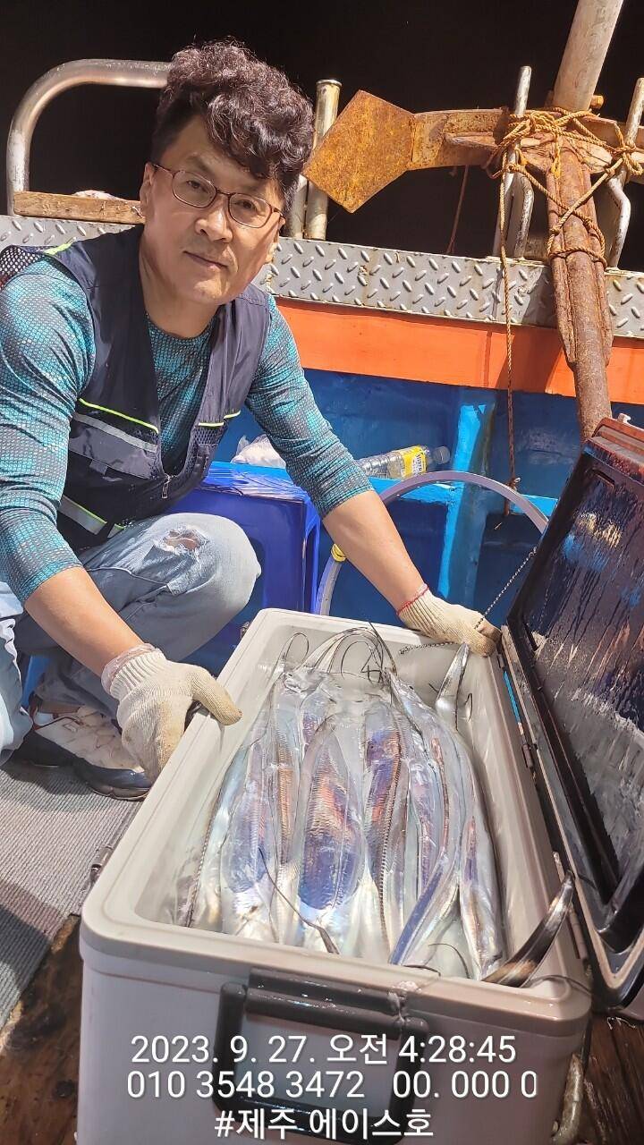 제주에이스호26일갈치조황입니다문의0103548347201038603472 (조황조행기 - 바다선상조황)