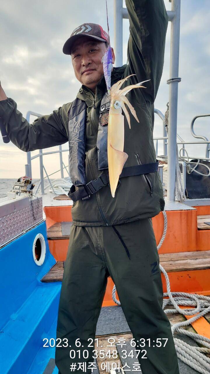 제주에이스호21일 한치 한치 조황입니다 (조황조행기 - 바다선상조황)