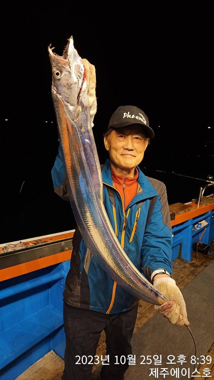제주에이스호25일씨알좋고 양도만족갈치조황입니다0103548347201038603472 (조황조행기 - 바다선상조황)