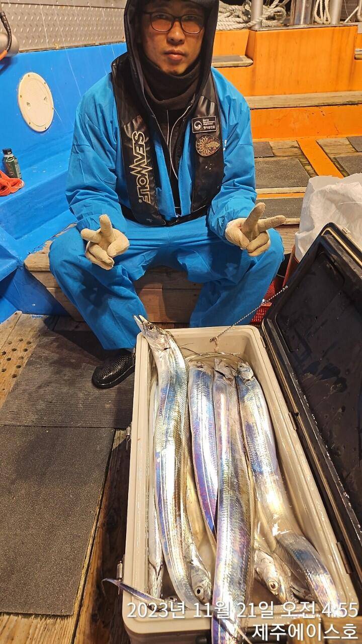 제주에이스호20일갈치조황입니다문의0103548347201038603472 (조황조행기 - 바다선상조황)