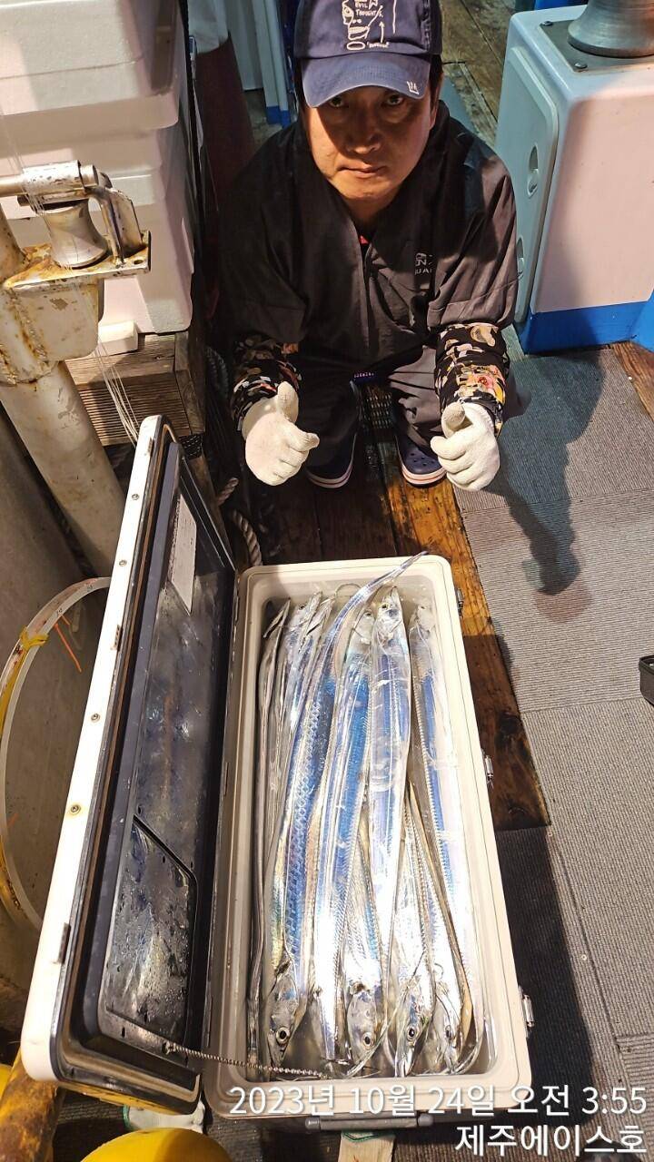 제주에이스호23일갈치조황입니다문의0103548347201038603472 (조황조행기 - 바다선상조황)
